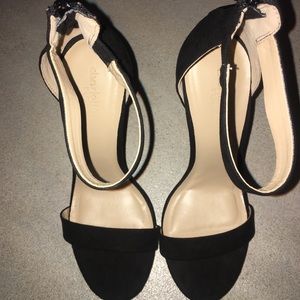 Black Charolette Russe Heels Size 7 *NEVER WORN*